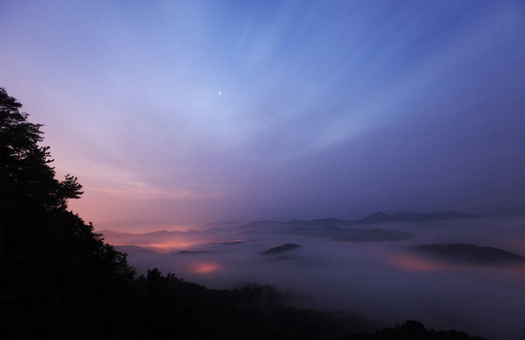 94a3dc63c1a21d9f85b8ecb1d6ad7cb5.jpg : 구봉산의  운해...